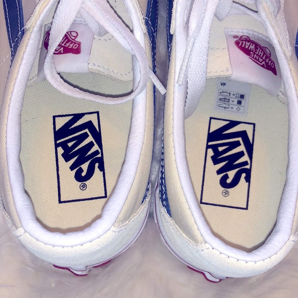 VANS - Picture 7 of 8
